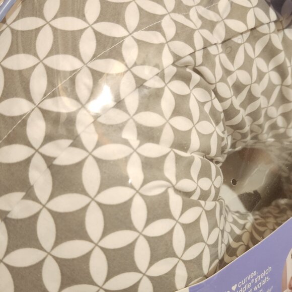 Boppy breastfeeding infant pillow - Picture 3 of 3